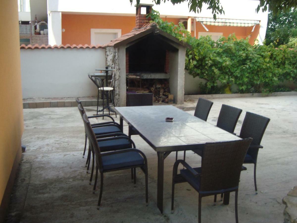 Apartment Ilina Vodice Exteriör bild